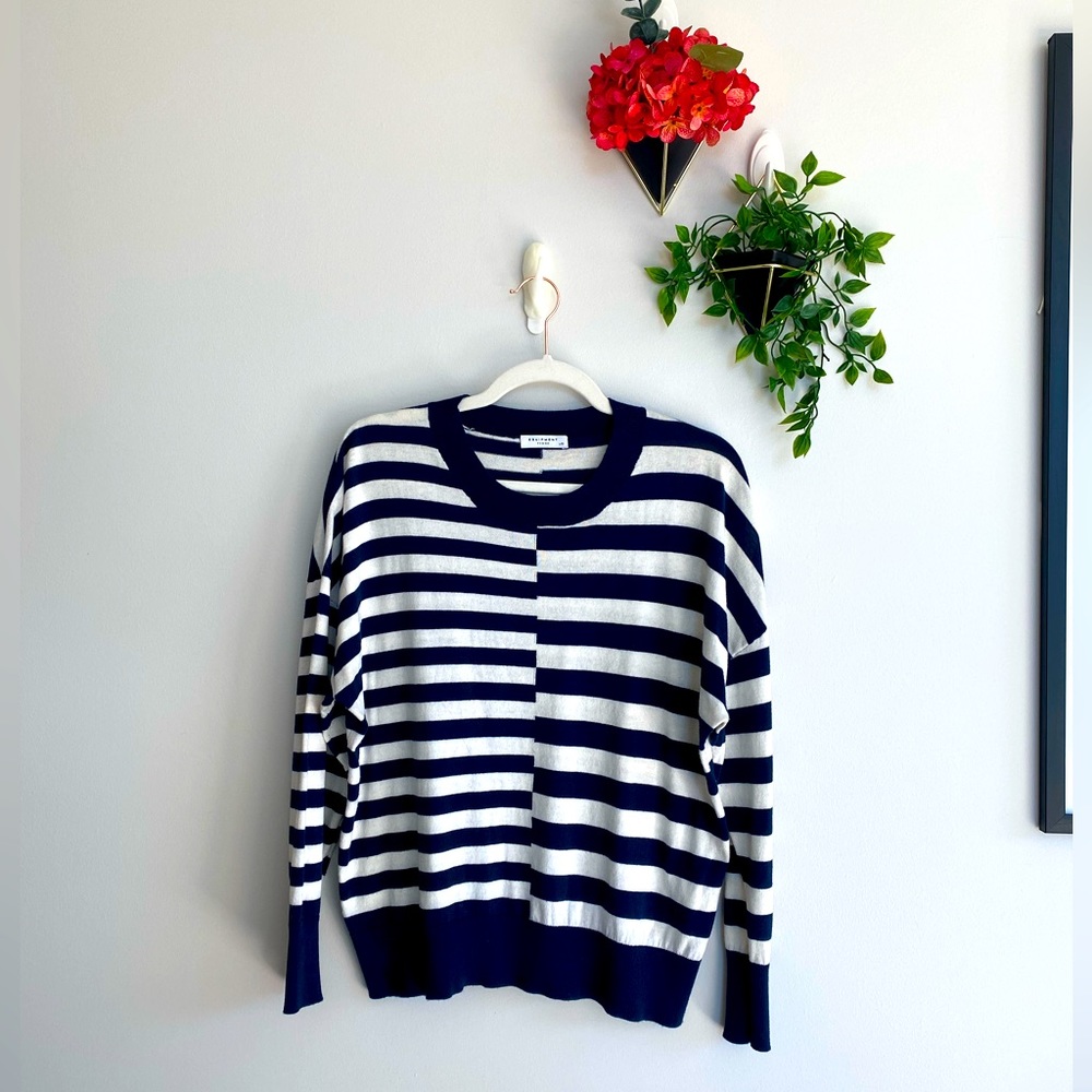 Equipment Femme Navy & White Striped Sweater Retail $244 Size Large